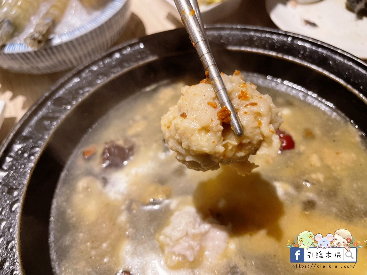 【嘉義美食】狂一鍋 嘉義博愛店-你的狂傲有理由,台灣小吃變火鍋,火焰之舞燒酒烏骨雞。蔬菜吧盡情吃,自助吧飲料麵食白飯霜淇淋。1 - 第33張圖 【嘉義美食】狂一鍋 嘉義博愛店-你的狂傲有理由,台灣小吃變火鍋,火焰之舞燒酒烏骨雞。蔬菜吧盡情吃,自助吧飲料麵食白飯霜淇淋。1