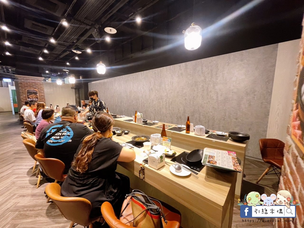【嘉義美食】狂一鍋 嘉義博愛店-你的狂傲有理由,台灣小吃變火鍋,火焰之舞燒酒烏骨雞。蔬菜吧盡情吃,自助吧飲料麵食白飯霜淇淋。1 - 第12張圖 【嘉義美食】狂一鍋 嘉義博愛店-你的狂傲有理由,台灣小吃變火鍋,火焰之舞燒酒烏骨雞。蔬菜吧盡情吃,自助吧飲料麵食白飯霜淇淋。1