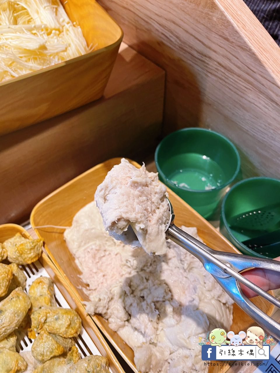 【嘉義美食】狂一鍋 嘉義博愛店-你的狂傲有理由,台灣小吃變火鍋,火焰之舞燒酒烏骨雞。蔬菜吧盡情吃,自助吧飲料麵食白飯霜淇淋。1 - 第31張圖 【嘉義美食】狂一鍋 嘉義博愛店-你的狂傲有理由,台灣小吃變火鍋,火焰之舞燒酒烏骨雞。蔬菜吧盡情吃,自助吧飲料麵食白飯霜淇淋。1