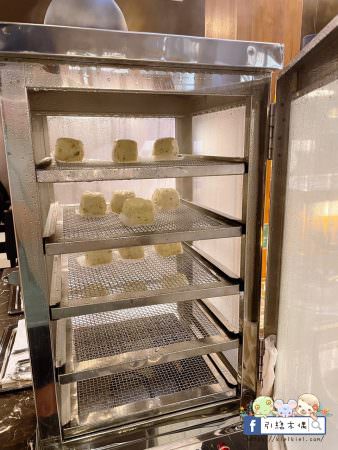 【台南住宿】康橋商旅台南赤崁樓館-住進餐廳裡，24小時吃不停！美食馬拉松，一泊三食下午茶宵夜暢快吃，24小時點心飲料冰淇淋。