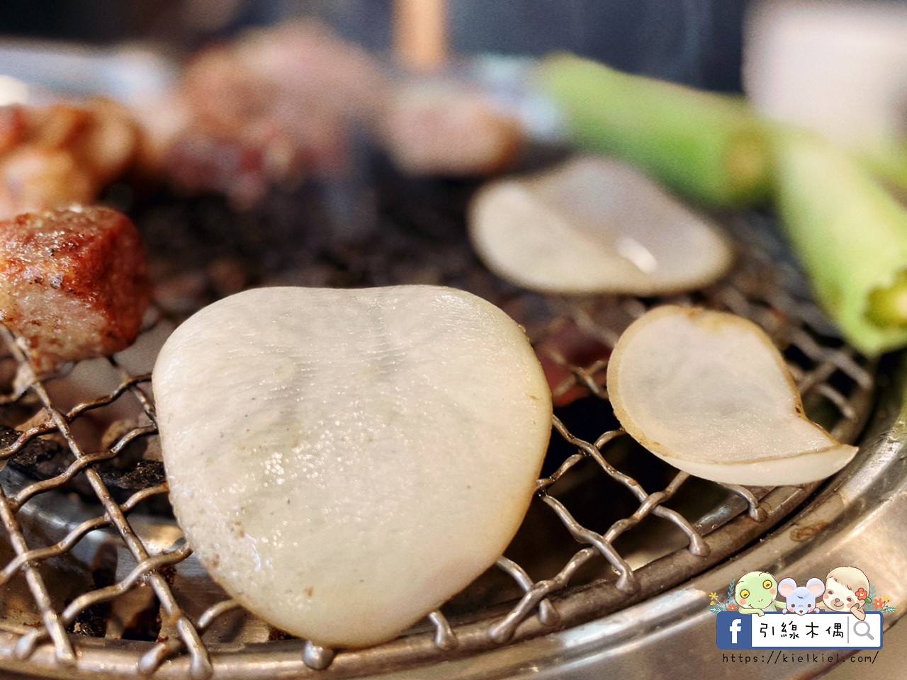 【嘉義美食】野赤燒肉吃到飽-500元起爽吃肉滿酒酣飽時光，炭火原肉現切香，海陸食材豐富全，飲料冰淇淋暢無限，QR點餐機器人科技送。