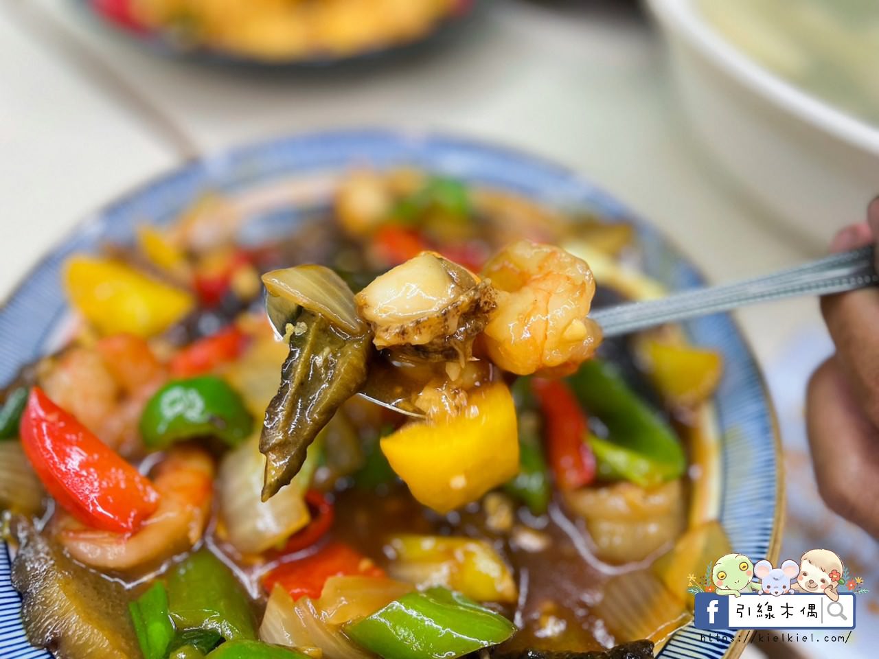 【嘉義美食】樂亞小食光-東石漁人碼頭必吃！爆滿鮮蚵滷肉飯百元吃，免費冰淇淋冰棒，全台首創珍珠鮮蚵，大盤直送極致品質烤蚵，冷氣舒適環境，親子友善寵物友善無障礙。