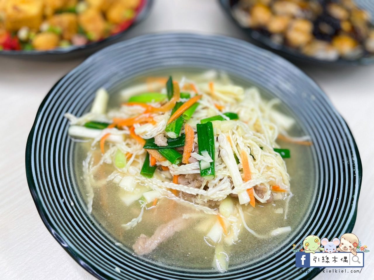 【嘉義美食】樂亞小食光-東石漁人碼頭必吃！爆滿鮮蚵滷肉飯百元吃，免費冰淇淋冰棒，全台首創珍珠鮮蚵，大盤直送極致品質烤蚵，冷氣舒適環境，親子友善寵物友善無障礙。