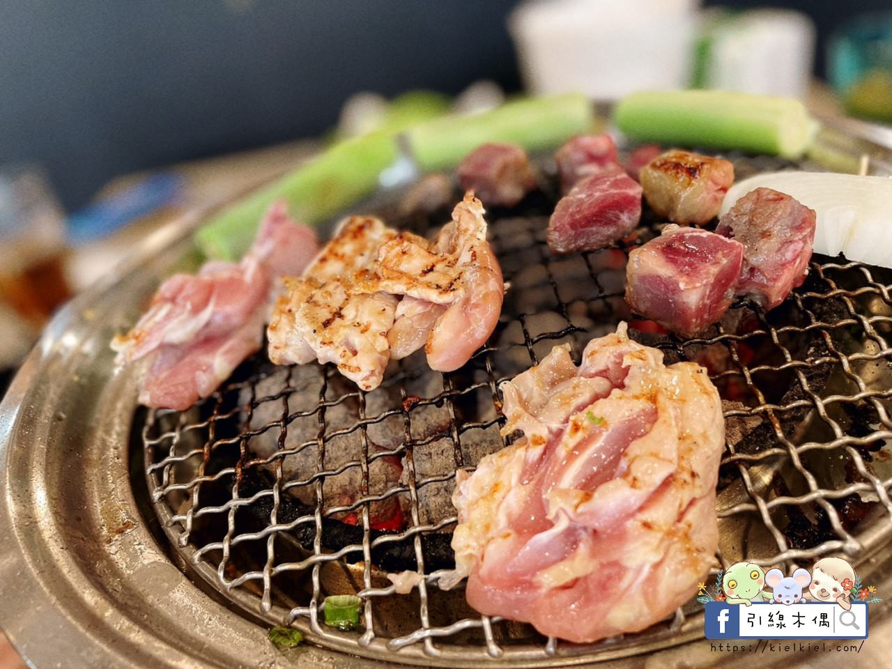 【嘉義美食】野赤燒肉吃到飽-500元起爽吃肉滿酒酣飽時光，炭火原肉現切香，海陸食材豐富全，飲料冰淇淋暢無限，QR點餐機器人科技送。
