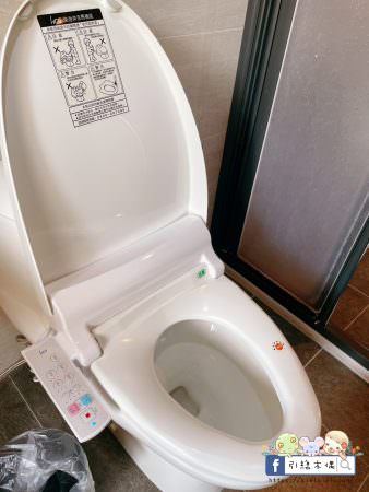 【南投住宿】埔里觀瀑渡假民宿-貓與瀑布的森呼吸旅宿，山嵐環繞美景，戲水池、KTV、餵魚、烤肉玩透透。