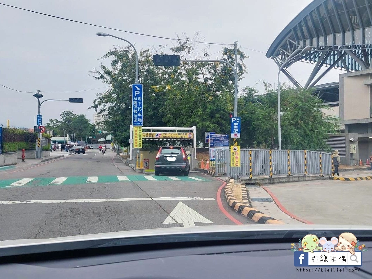 【台中住宿】葉綠宿茶覺旅-以茶發現美好時刻，時尚日系木質房型，台中火車站前走路2分鐘可到，免費停車場及點心茶水吧。