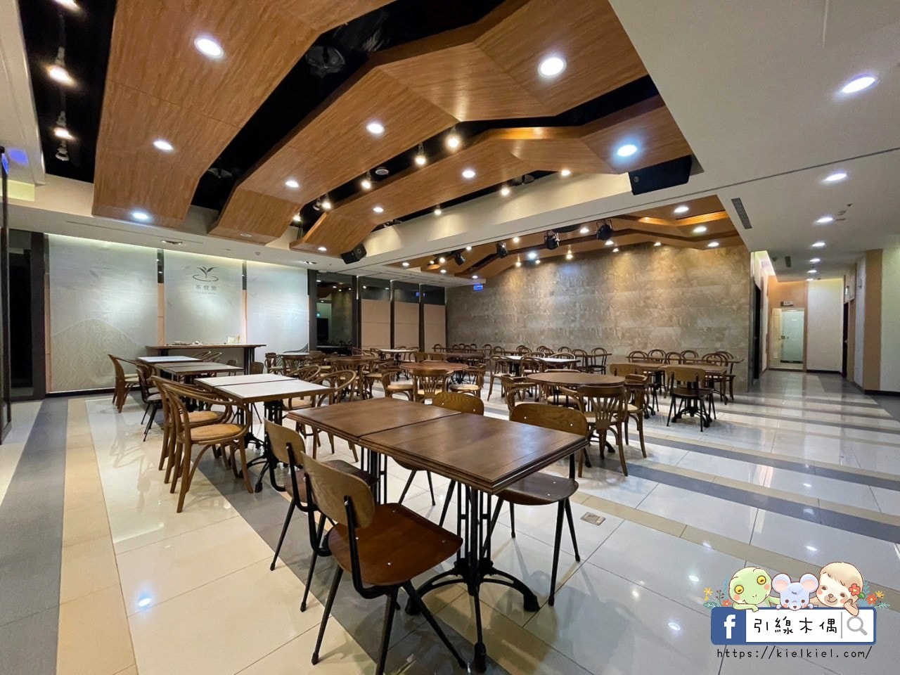 【台中住宿】葉綠宿茶覺旅-以茶發現美好時刻，時尚日系木質房型，台中火車站前走路2分鐘可到，免費停車場及點心茶水吧。