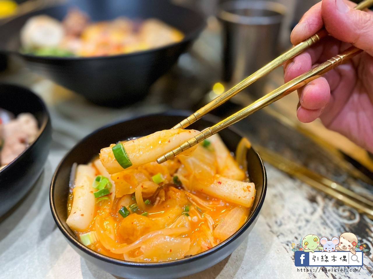 【嘉義美食】毅愘萊鍋燒-轟炸摩天輪轉轉愛，10幾種創意湯頭，麻奶鍋燒好嘴饞，百元有找的超CP價。嘉義IN89美食、文化夜市美食。