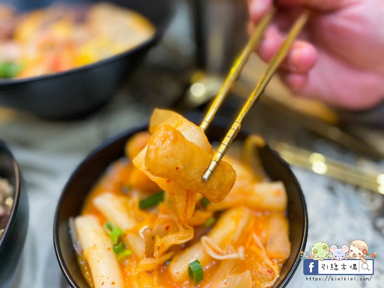 【嘉義美食】毅愘萊鍋燒-轟炸摩天輪轉轉愛，10幾種創意湯頭，麻奶鍋燒好嘴饞，百元有找的超CP價。嘉義IN89美食、文化夜市美食。