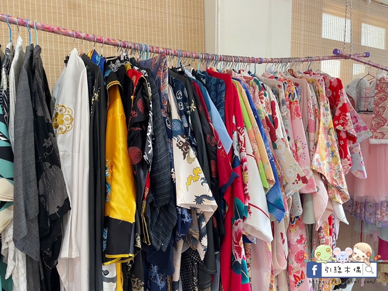 【彰化鹿港景點】塩太郎的家鹿港店-變身穿越古今吧！漢服浴衣漫遊鹿港老街，多種配件華麗戴，還有鬼滅跟恐龍裝。1