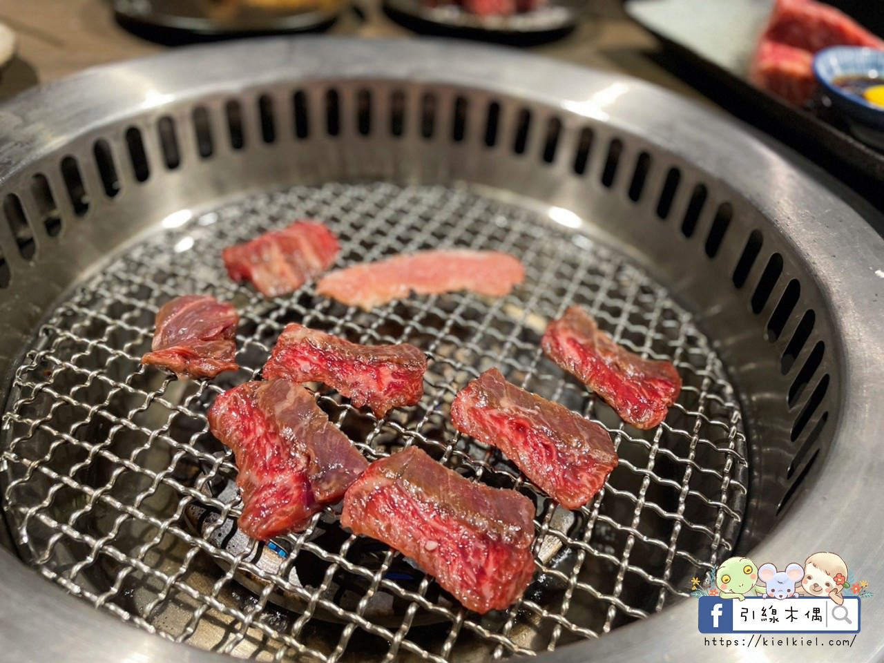 【嘉義美食】路易奇電力公司嘉義電廠-用肉發電極饗宴，自烤半價呷飽飽，和牛燒肉滿腹嚐，12種醬料雞湯無限續。嘉義燒肉推薦。