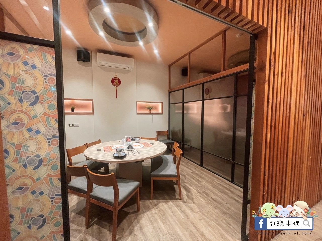 【嘉義美食】橘子火鍋嘉義店-麻辣到你心坎,濃郁牛奶鴛鴦纏,任何湯底不加價,自助吧吃到飽,飲料小菜冰淇淋甜點多,寬敞空間與包廂。南部最強麻辣火鍋。 - 第8張圖 【嘉義美食】橘子火鍋嘉義店-麻辣到你心坎,濃郁牛奶鴛鴦纏,任何湯底不加價,自助吧吃到飽,飲料小菜冰淇淋甜點多,寬敞空間與包廂。南部最強麻辣火鍋。