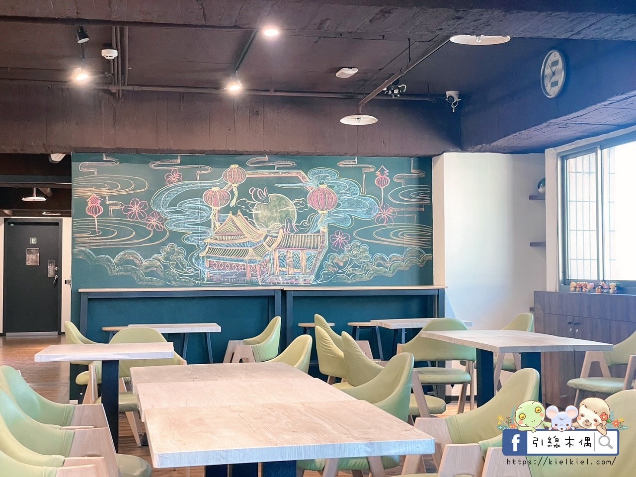 【台中住宿】沐品居太空旅棧  -這顆膠囊很厲害，五百有找超佛價，從台中車站2分鐘直達太空，融合太空美學與背包客浪漫新誕生。