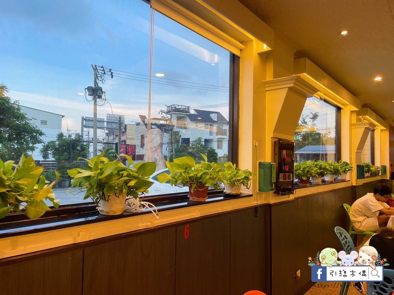 墾丁後壁湖的海味天堂｜富美海鮮餐廳：生魚片一片5元的無敵鮮味，現撈美味皆在此處，鮮味記憶每來必訪！冰淇淋免費盡情吃。