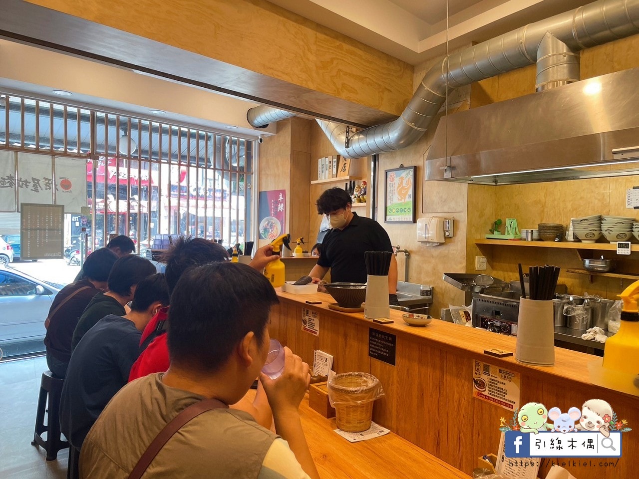 嘉義巷口的秘密：美食新指標！《將屋拉麵》的爆濃「泡系雞白湯」，舒肥叉燒與奶蓋湯頭的完美碰撞！
