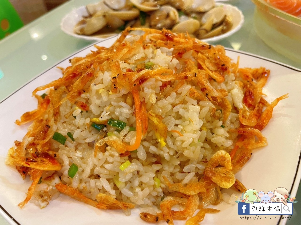 墾丁後壁湖的海味天堂｜富美海鮮餐廳：生魚片一片5元的無敵鮮味，現撈美味皆在此處，鮮味記憶每來必訪！冰淇淋免費盡情吃。
