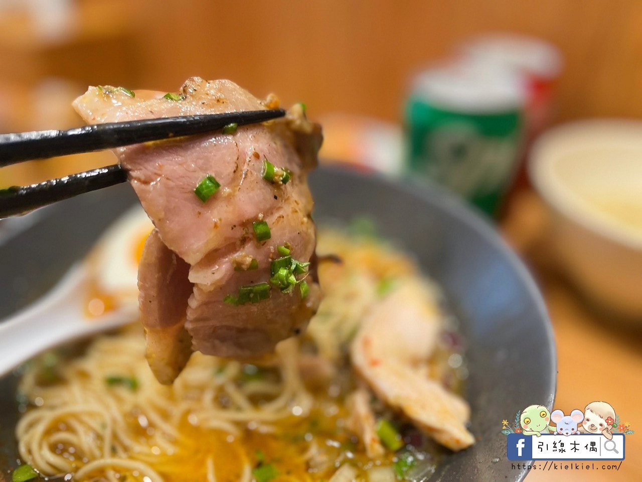 嘉義巷口的秘密：美食新指標！《將屋拉麵》的爆濃「泡系雞白湯」，舒肥叉燒與奶蓋湯頭的完美碰撞！