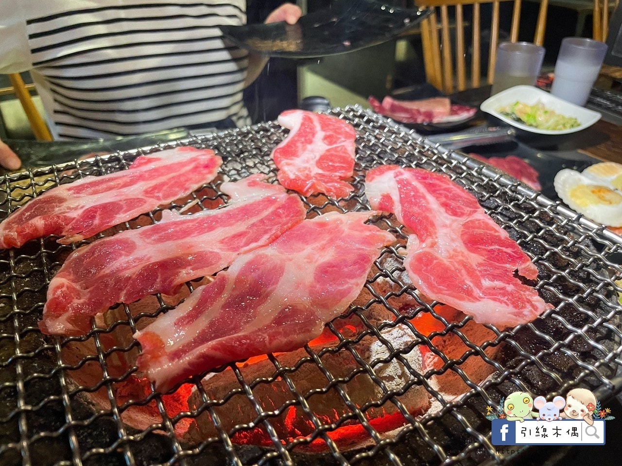 炭火燒肉 X 恐龍冒險！小小兵滿額就送！田季發爺台南中華店，無限暢食燒肉派對等你來！