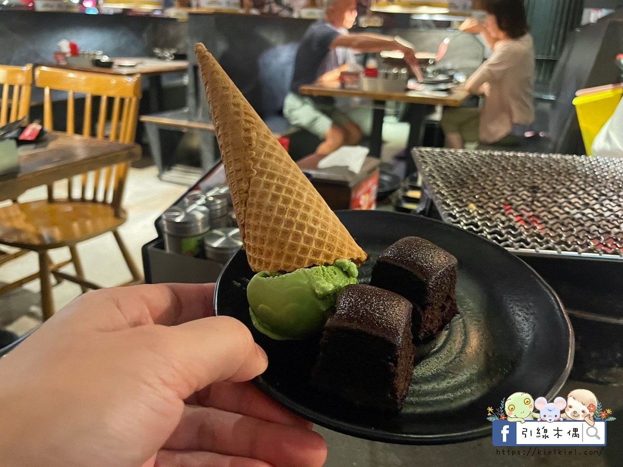 炭火燒肉 X 恐龍冒險！小小兵滿額就送！田季發爺台南中華店，無限暢食燒肉派對等你來！