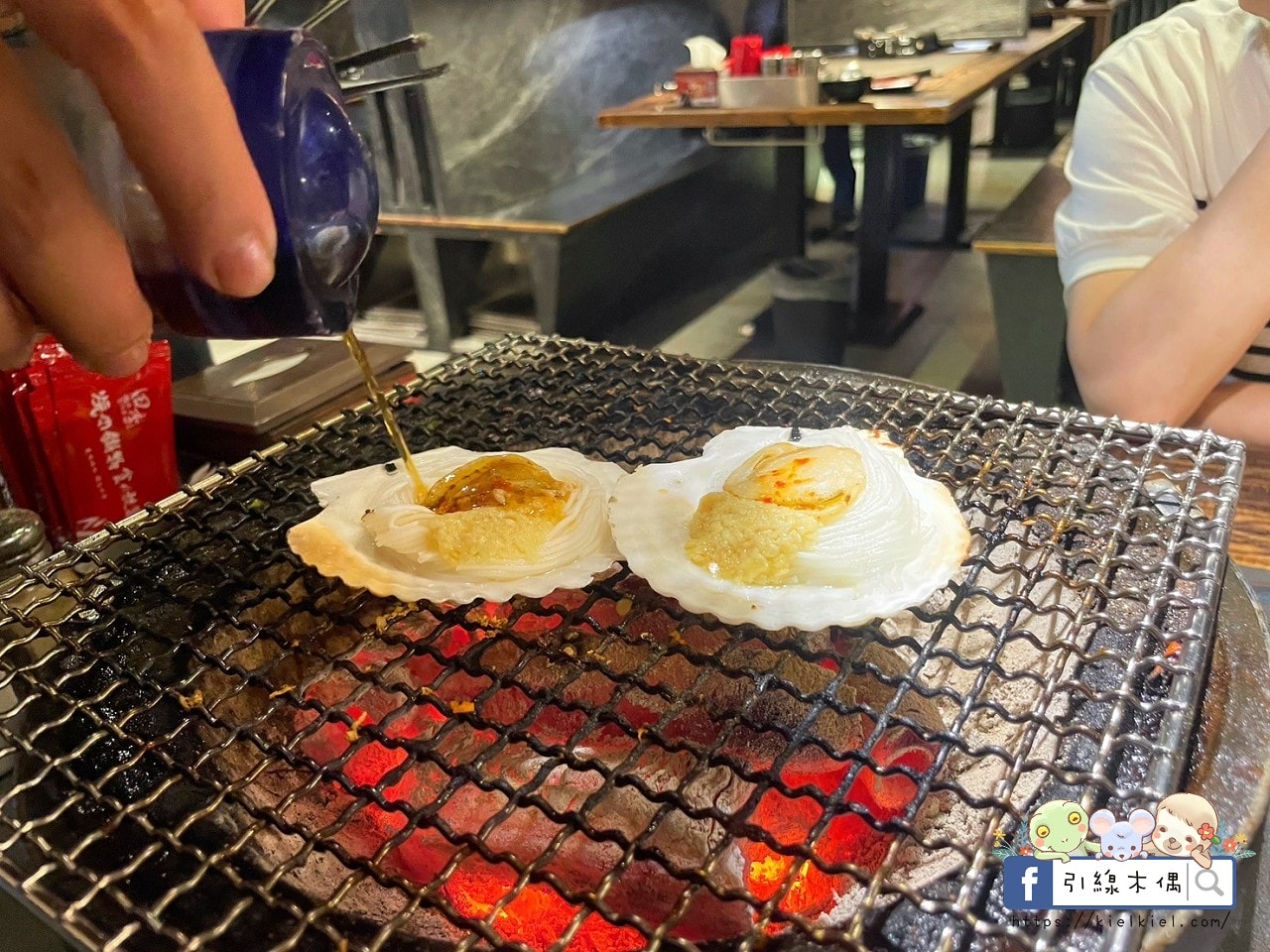 炭火燒肉 X 恐龍冒險！小小兵滿額就送！田季發爺台南中華店，無限暢食燒肉派對等你來！