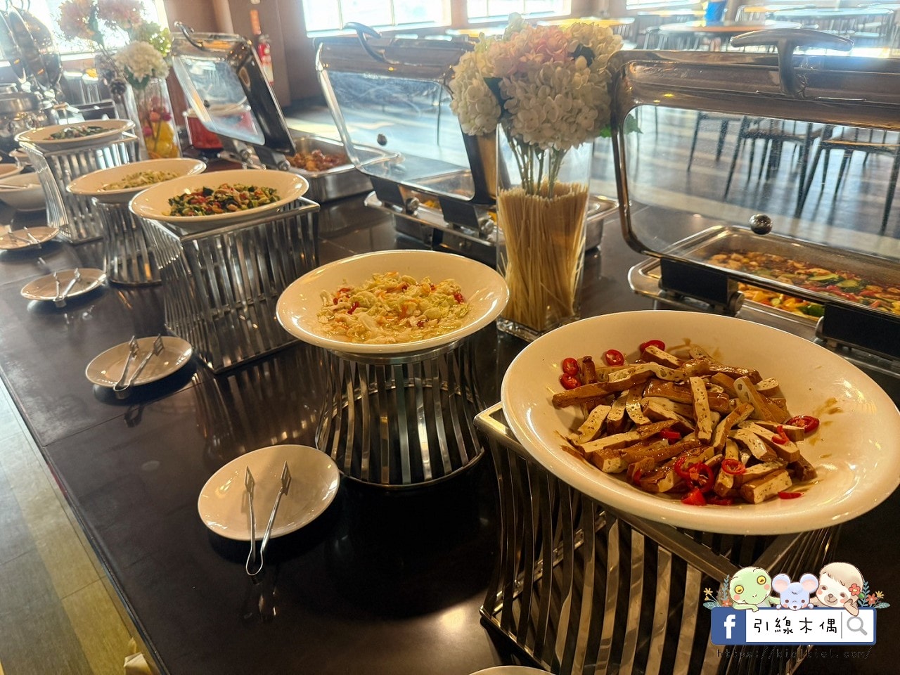 「一泊二食竟然這麼澎湃？」《墾丁富麗敦飯店》專案雙人房不到3000元，兒童遊戲室、泳池＋BBQ +KTV，砂鍋魚頭大餐+早餐自助吧，輕鬆玩滿兩天一夜、一次滿足孩子和爸媽！