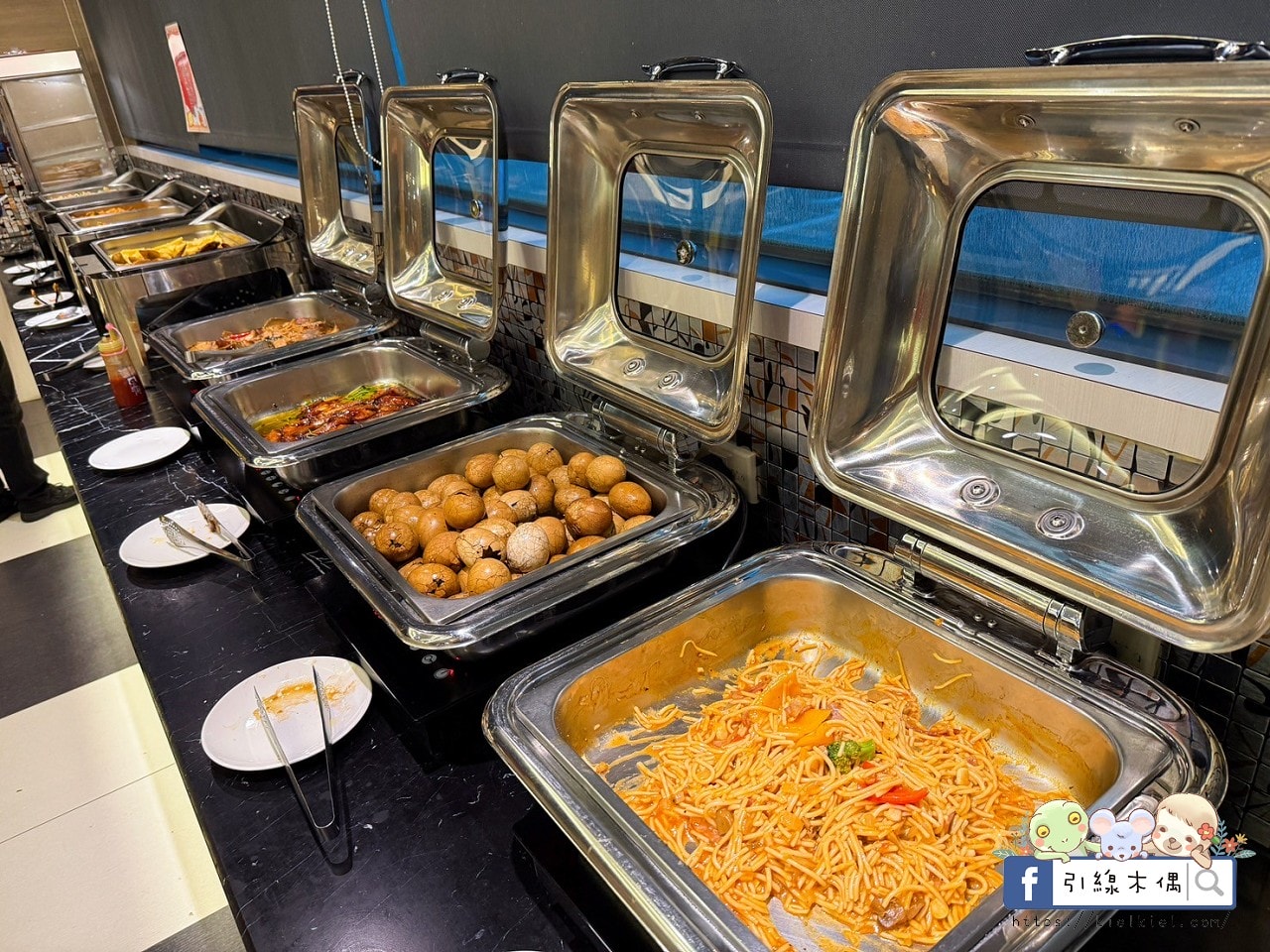 這間嘉義飯店有多狂？《尊皇大飯店》5大享受，親子旅行超幸福！無邊際泳池＋汽水餅乾隨你吃＋積木房玩嗨，火鍋吃到飽，還有更多驚喜！