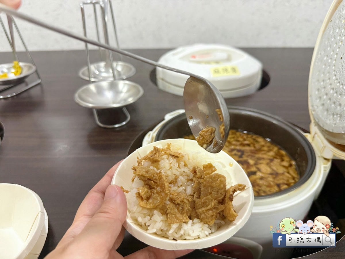 百元平價鍋物怎麼挑?《逸小鍋嘉義仁愛店》的5個驚喜你知道嗎?自助吧有汽水咖啡冰淇淋還有拌飯跟蔬菜任意夾!? - 第13張圖 百元平價鍋物怎麼挑?《逸小鍋嘉義仁愛店》的5個驚喜你知道嗎?自助吧有汽水咖啡冰淇淋還有拌飯跟蔬菜任意夾!?