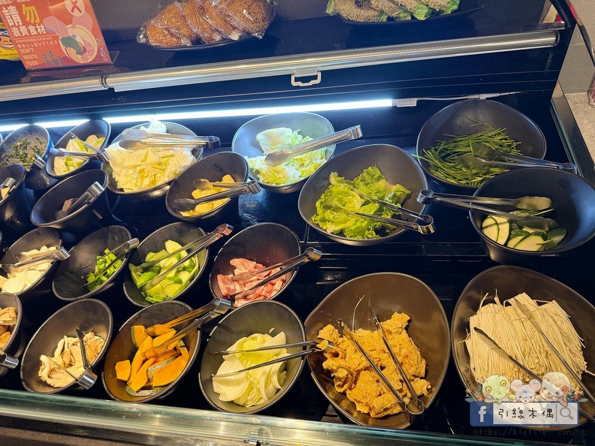 《好客燒肉嘉義店》不到千元吃和牛?人氣老店全新升級回歸!有酷聖石、火鍋跟上百種食材一次滿足。嘉義生日聚餐燒烤最划算優惠~ - 第15張圖 《好客燒肉嘉義店》不到千元吃和牛?人氣老店全新升級回歸!有酷聖石、火鍋跟上百種食材一次滿足。嘉義生日聚餐燒烤最划算優惠~