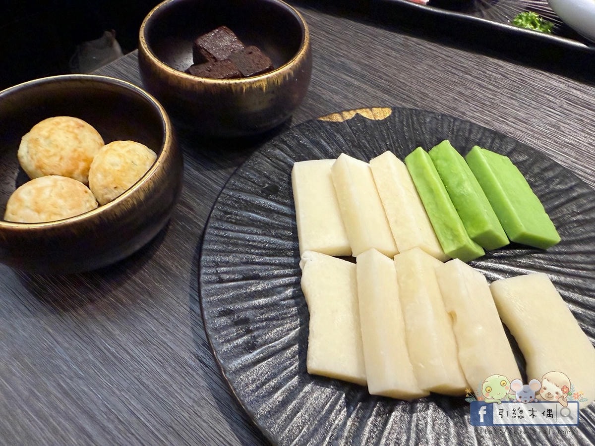 《好客燒肉嘉義店》不到千元吃和牛?人氣老店全新升級回歸!有酷聖石、火鍋跟上百種食材一次滿足。嘉義生日聚餐燒烤最划算優惠~ - 第52張圖 《好客燒肉嘉義店》不到千元吃和牛?人氣老店全新升級回歸!有酷聖石、火鍋跟上百種食材一次滿足。嘉義生日聚餐燒烤最划算優惠~