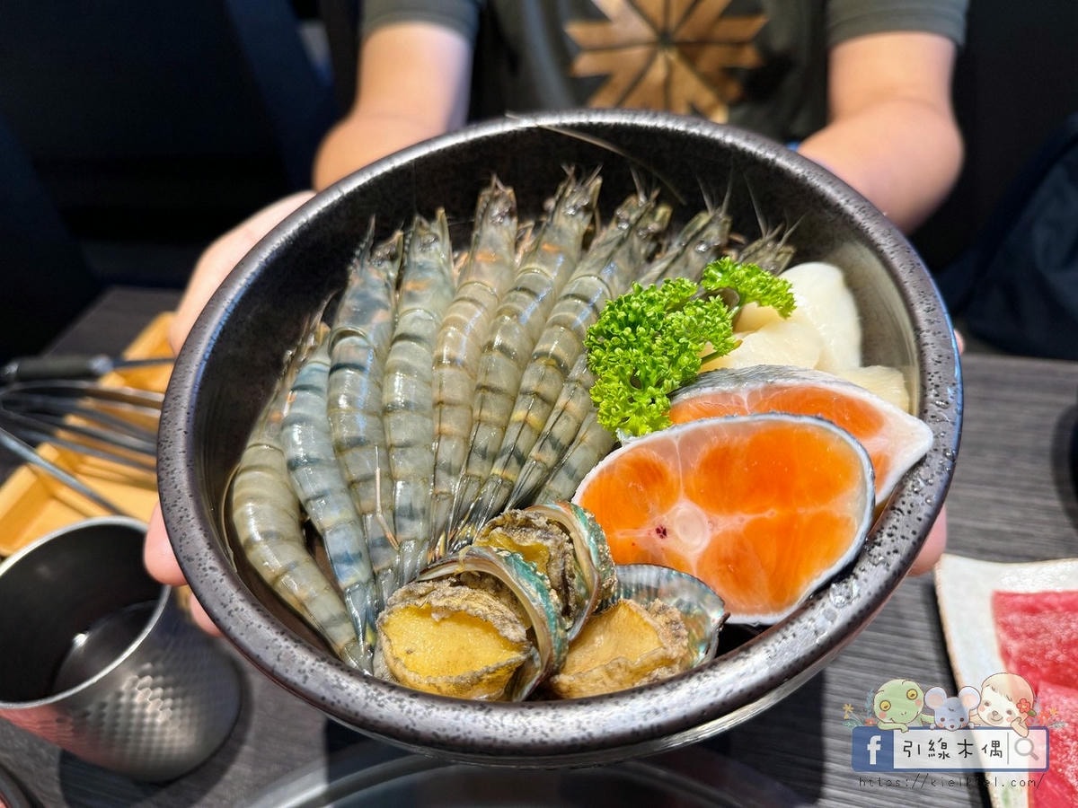 《好客燒肉嘉義店》不到千元吃和牛?人氣老店全新升級回歸!有酷聖石、火鍋跟上百種食材一次滿足。嘉義生日聚餐燒烤最划算優惠~ - 第45張圖 《好客燒肉嘉義店》不到千元吃和牛?人氣老店全新升級回歸!有酷聖石、火鍋跟上百種食材一次滿足。嘉義生日聚餐燒烤最划算優惠~