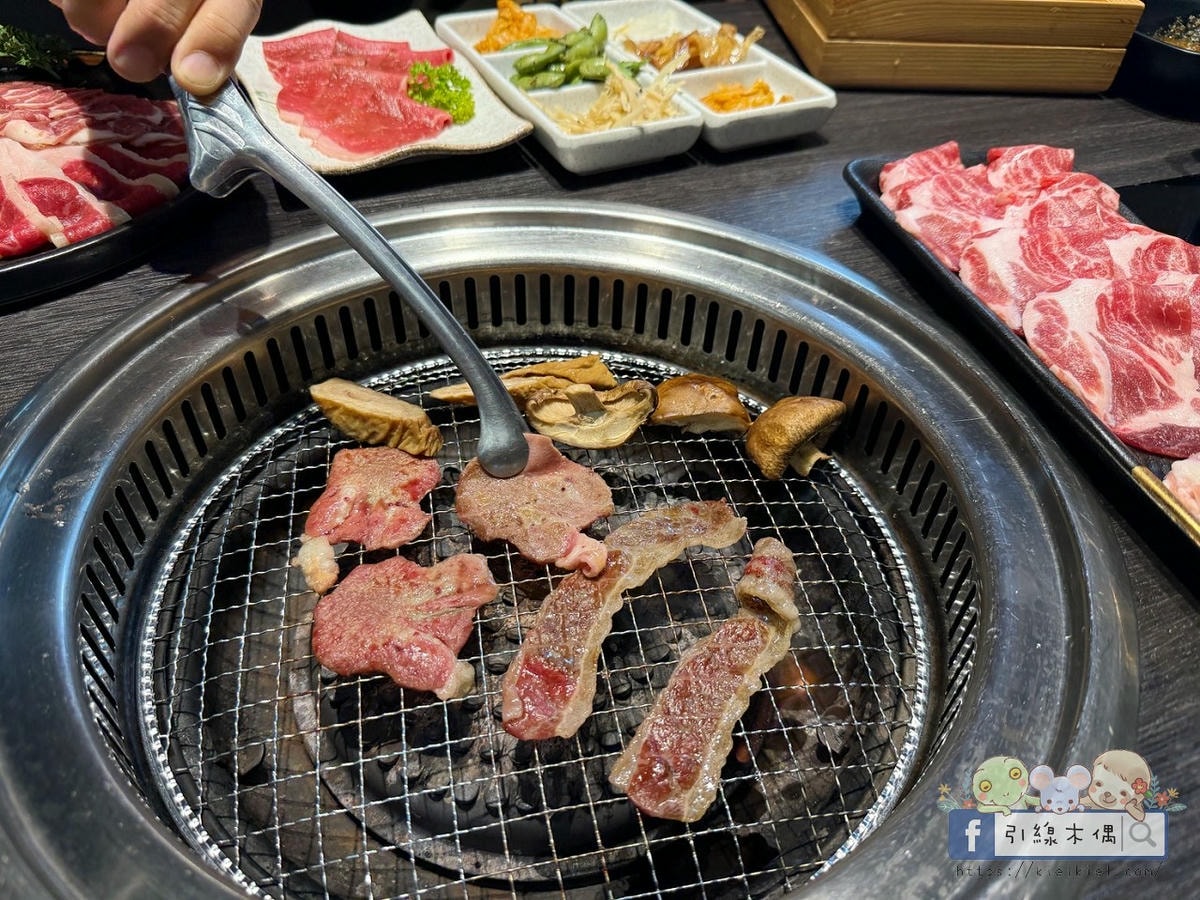《好客燒肉嘉義店》不到千元吃和牛?人氣老店全新升級回歸!有酷聖石、火鍋跟上百種食材一次滿足。嘉義生日聚餐燒烤最划算優惠~ - 第39張圖 《好客燒肉嘉義店》不到千元吃和牛?人氣老店全新升級回歸!有酷聖石、火鍋跟上百種食材一次滿足。嘉義生日聚餐燒烤最划算優惠~