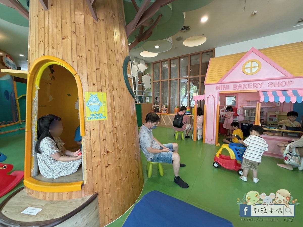 暑假親子住宿怎麼選?5大理由入住《義大皇家酒店》高鐵聯票省力又享受!泳池、樂園、百貨,一站滿足全家需求! - 第32張圖 暑假親子住宿怎麼選?5大理由入住《義大皇家酒店》高鐵聯票省力又享受!泳池、樂園、百貨,一站滿足全家需求!