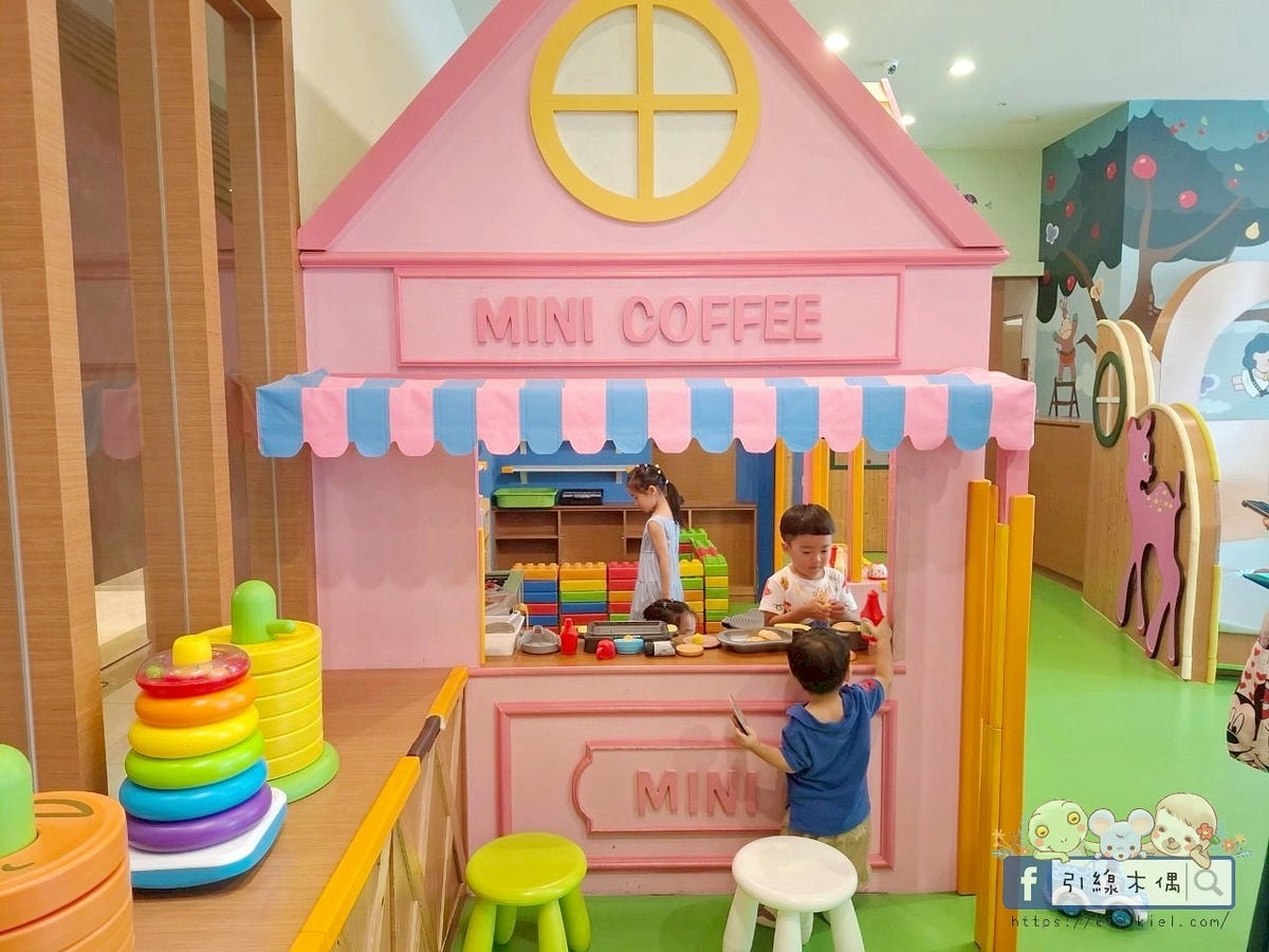 暑假親子住宿怎麼選?5大理由入住《義大皇家酒店》高鐵聯票省力又享受!泳池、樂園、百貨,一站滿足全家需求! - 第34張圖 暑假親子住宿怎麼選?5大理由入住《義大皇家酒店》高鐵聯票省力又享受!泳池、樂園、百貨,一站滿足全家需求!