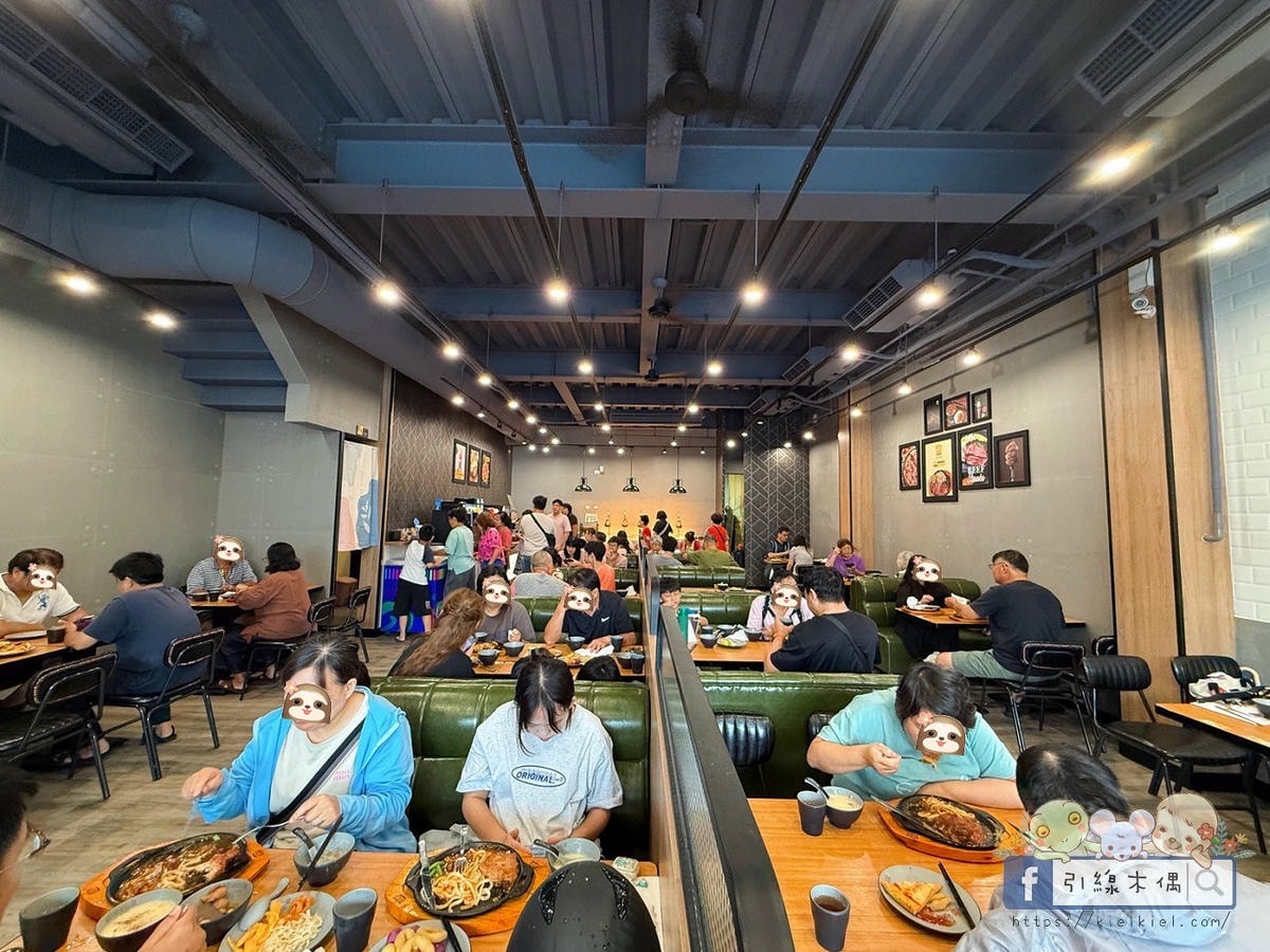 《貴族世家mini台南金華店》8大亮點一次看。299元吃到飽自助吧可以這麼猛？披薩炸物甜點盡情吃！