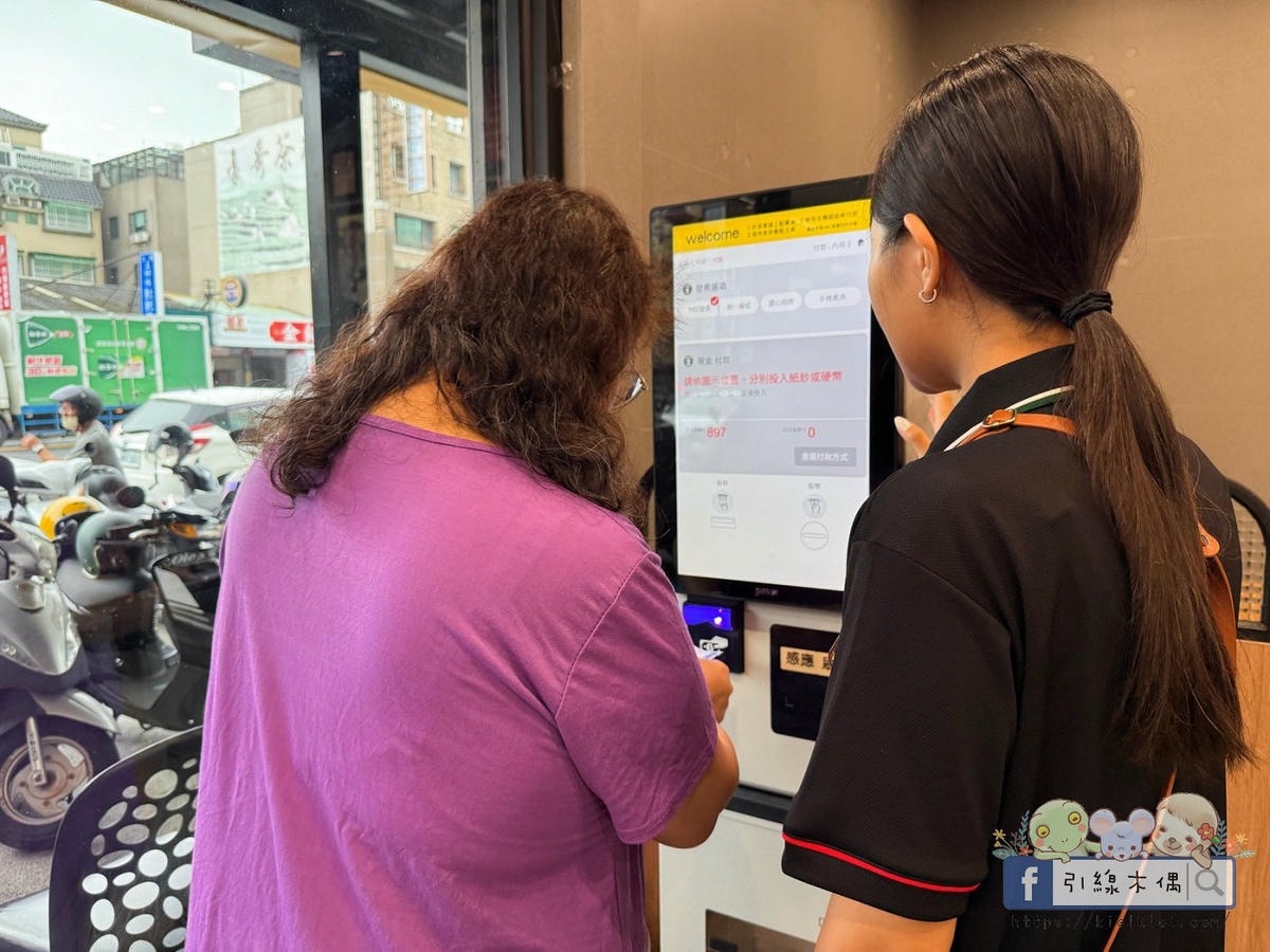 《貴族世家mini台南金華店》8大亮點一次看。299元吃到飽自助吧可以這麼猛？披薩炸物甜點盡情吃！