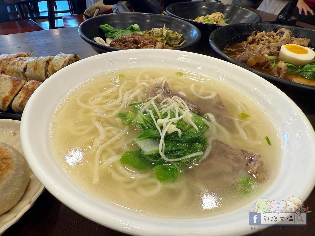 冠軍牛肉麵值得專程來一趟嗎？在嘉義《半畝田北方麵食館》找到答案