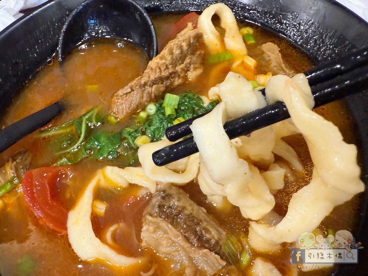 冠軍牛肉麵值得專程來一趟嗎？在嘉義《半畝田北方麵食館》找到答案