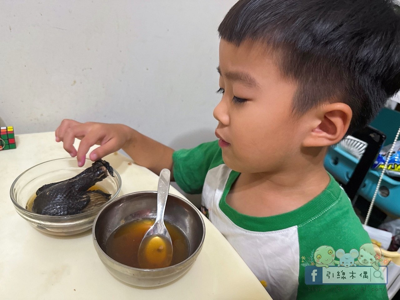 懶得熬湯也補身?【 愛上新鮮 × 吳秉承師傅 】黑蒜烏骨雞湯|3大神級優點 - 第6張圖 懶得熬湯也補身?【 愛上新鮮 × 吳秉承師傅 】黑蒜烏骨雞湯|3大神級優點