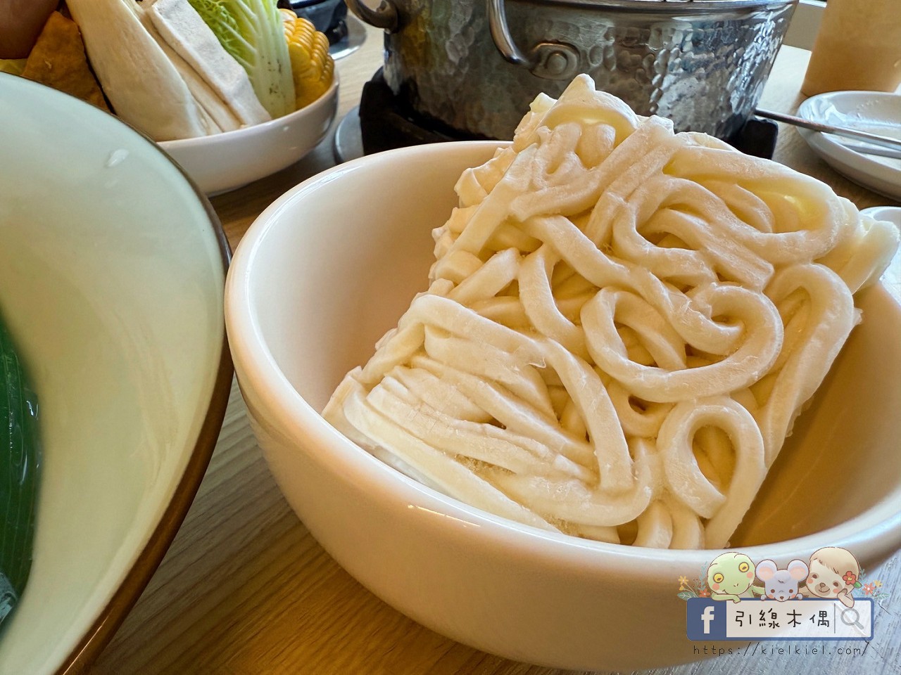 平日中午85折!《青坐請坐鍋物專科》一人一鍋也能滿桌澎湃?嘉義隱藏版質感鍋太狂! - 第31張圖