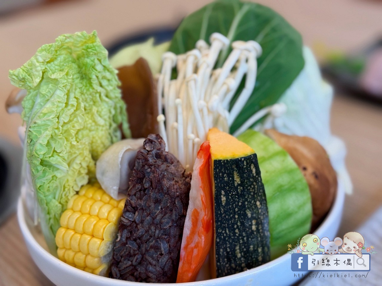 平日中午85折!《青坐請坐鍋物專科》一人一鍋也能滿桌澎湃?嘉義隱藏版質感鍋太狂! - 第22張圖