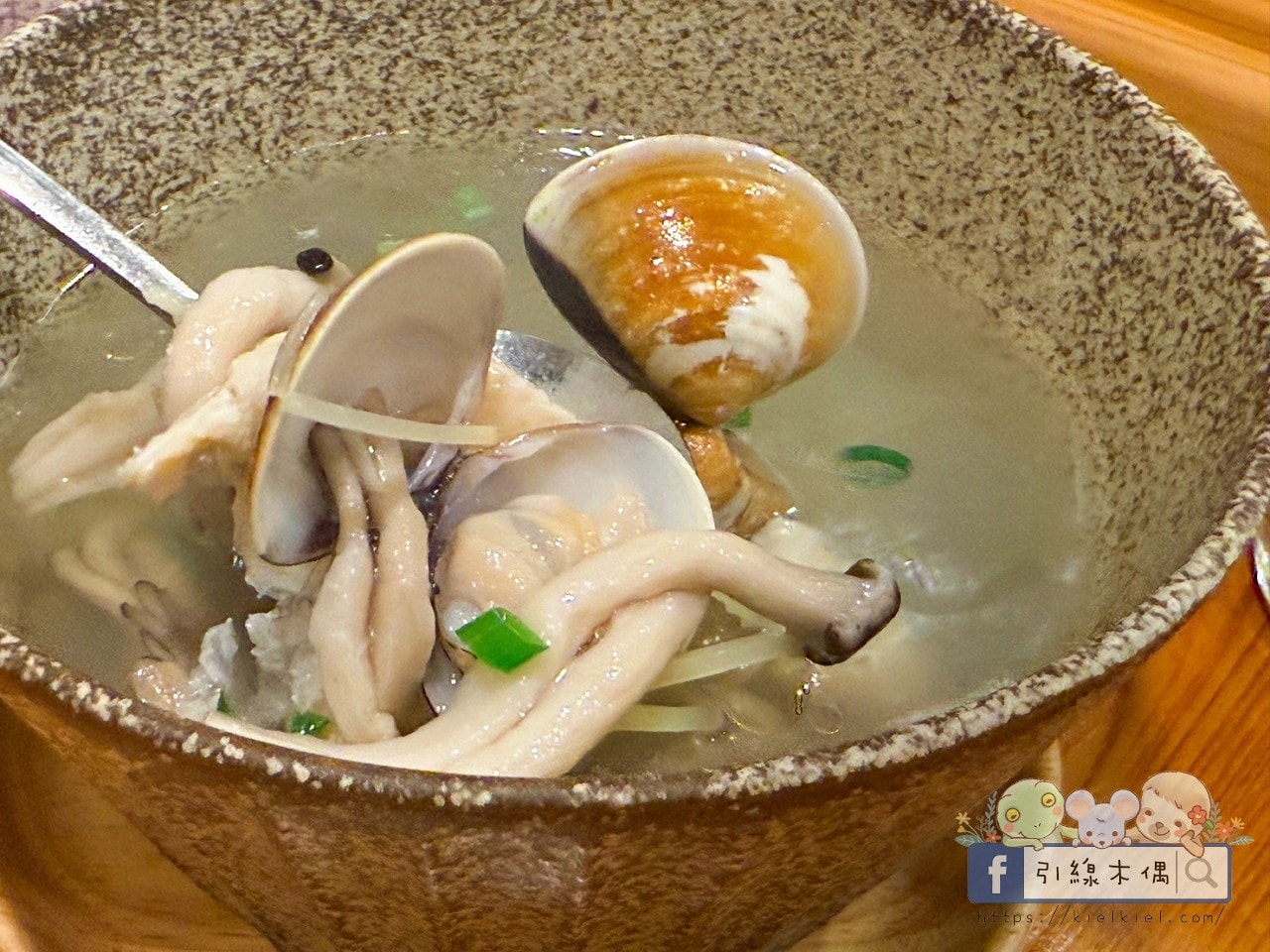 怎麼會有這種組合？隱藏系美食《八八鹿餐館》無花果豬腳麵線，4大亮點太猛！
