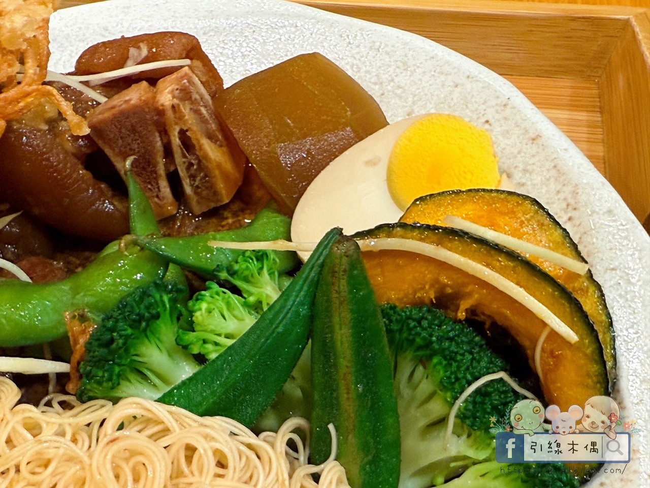 怎麼會有這種組合？隱藏系美食《八八鹿餐館》無花果豬腳麵線，4大亮點太猛！