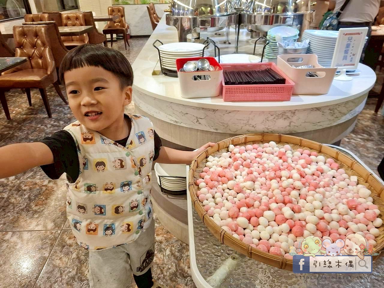 【為什麼孩子一到晚上還不想睡？】一次住進 20+ 種親子設備活動的《詩情花園渡假村-露營車》實住分享