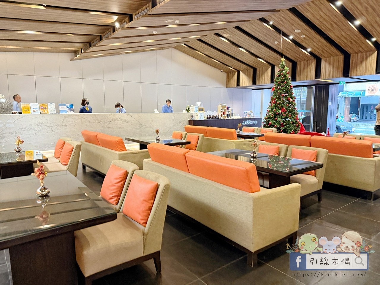 這間飯店竟然有「正式圖書館」？實住《捷絲旅花蓮中正館》3 大必住理由：親子房、行政套房與景隅套房房型評比，還有免排隊公正包子！