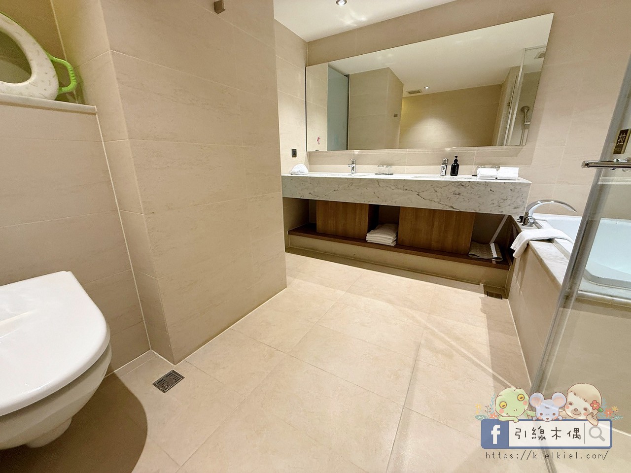 這間飯店竟然有「正式圖書館」?實住《捷絲旅花蓮中正館》3 大必住理由:親子房、行政套房與景隅套房房型評比,還有免排隊公正包子! - 第57張圖 這間飯店竟然有「正式圖書館」?實住《捷絲旅花蓮中正館》3 大必住理由:親子房、行政套房與景隅套房房型評比,還有免排隊公正包子!