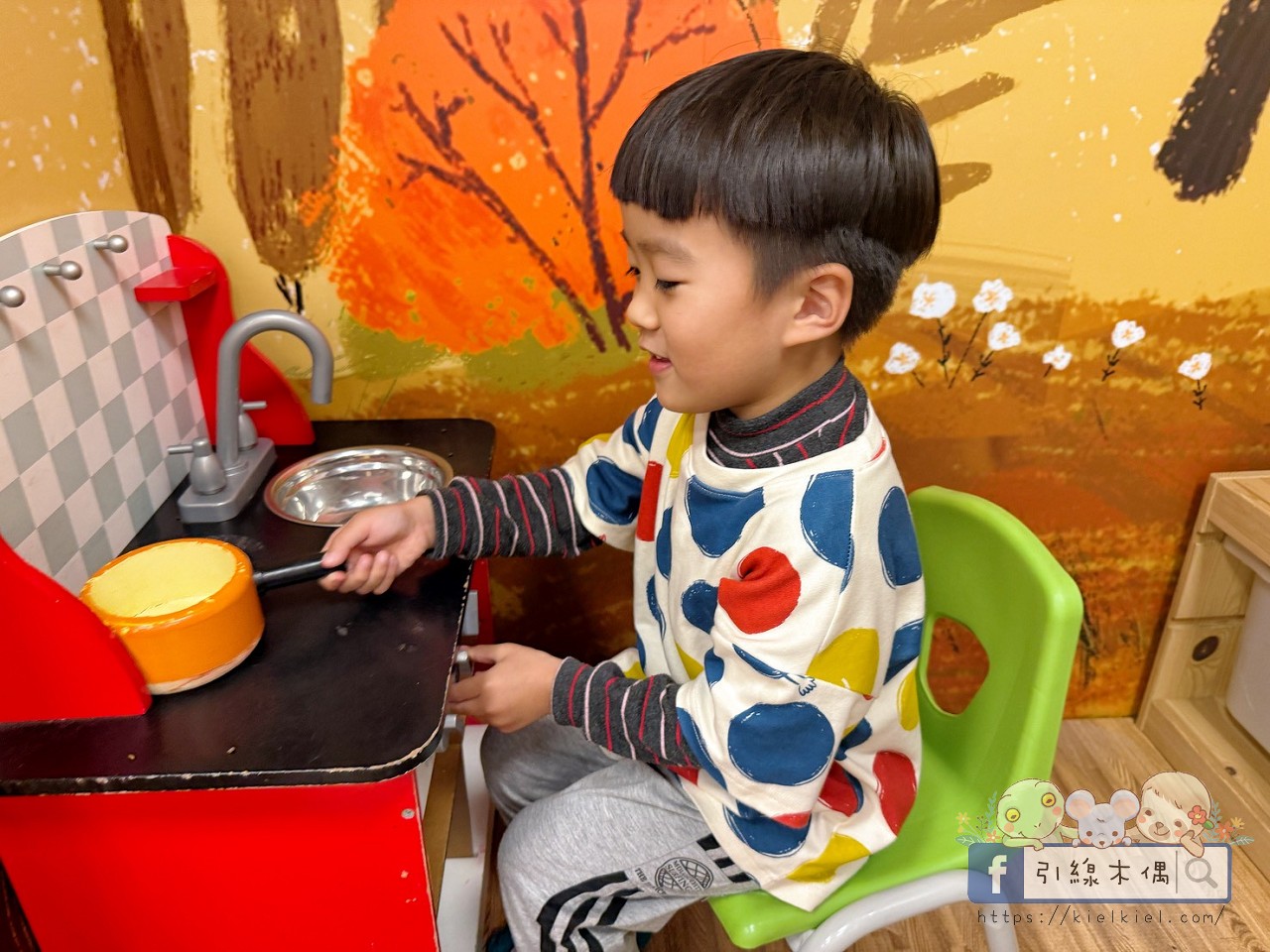 這間飯店竟然有「正式圖書館」?實住《捷絲旅花蓮中正館》3 大必住理由:親子房、行政套房與景隅套房房型評比,還有免排隊公正包子! - 第12張圖 這間飯店竟然有「正式圖書館」?實住《捷絲旅花蓮中正館》3 大必住理由:親子房、行政套房與景隅套房房型評比,還有免排隊公正包子!