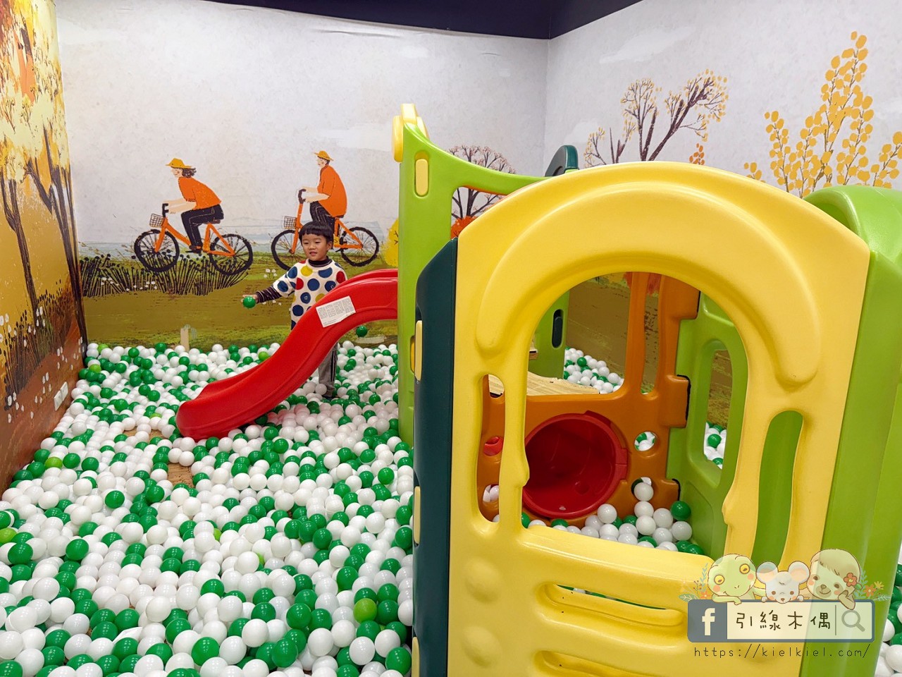 這間飯店竟然有「正式圖書館」?實住《捷絲旅花蓮中正館》3 大必住理由:親子房、行政套房與景隅套房房型評比,還有免排隊公正包子! - 第17張圖 這間飯店竟然有「正式圖書館」?實住《捷絲旅花蓮中正館》3 大必住理由:親子房、行政套房與景隅套房房型評比,還有免排隊公正包子!