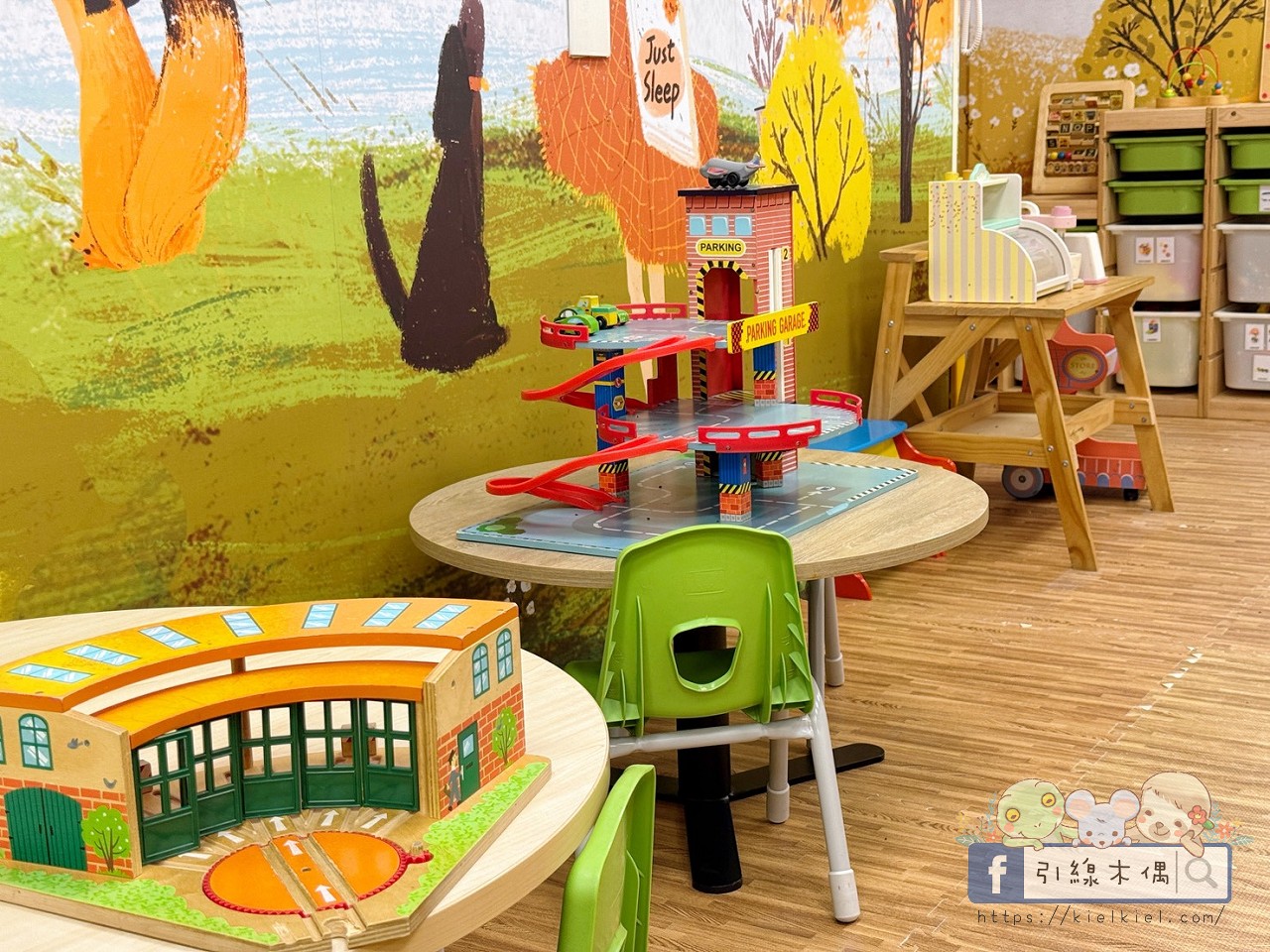 這間飯店竟然有「正式圖書館」?實住《捷絲旅花蓮中正館》3 大必住理由:親子房、行政套房與景隅套房房型評比,還有免排隊公正包子! - 第18張圖 這間飯店竟然有「正式圖書館」?實住《捷絲旅花蓮中正館》3 大必住理由:親子房、行政套房與景隅套房房型評比,還有免排隊公正包子!