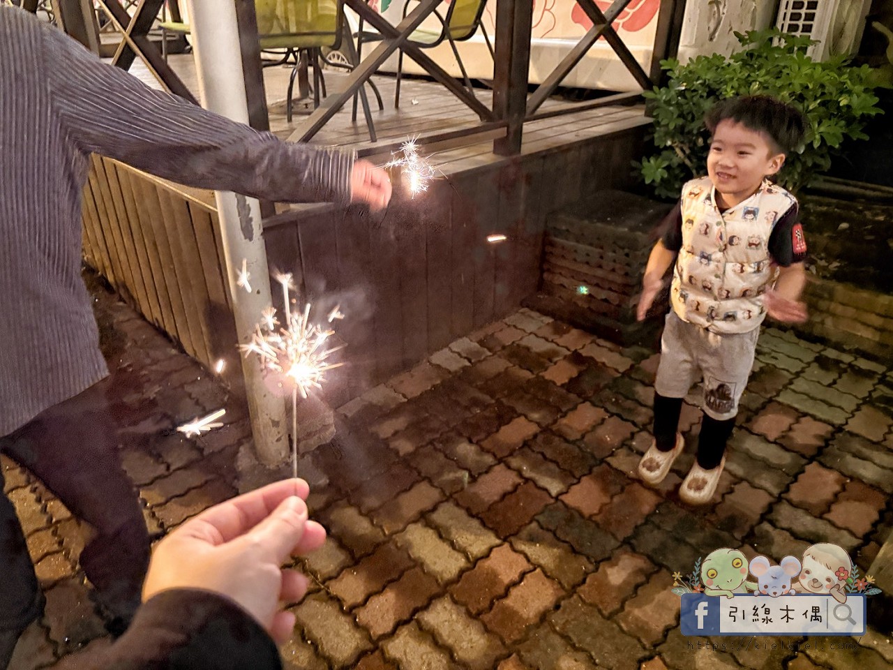 【為什麼孩子一到晚上還不想睡？】一次住進 20+ 種親子設備活動的《詩情花園渡假村-露營車》實住分享