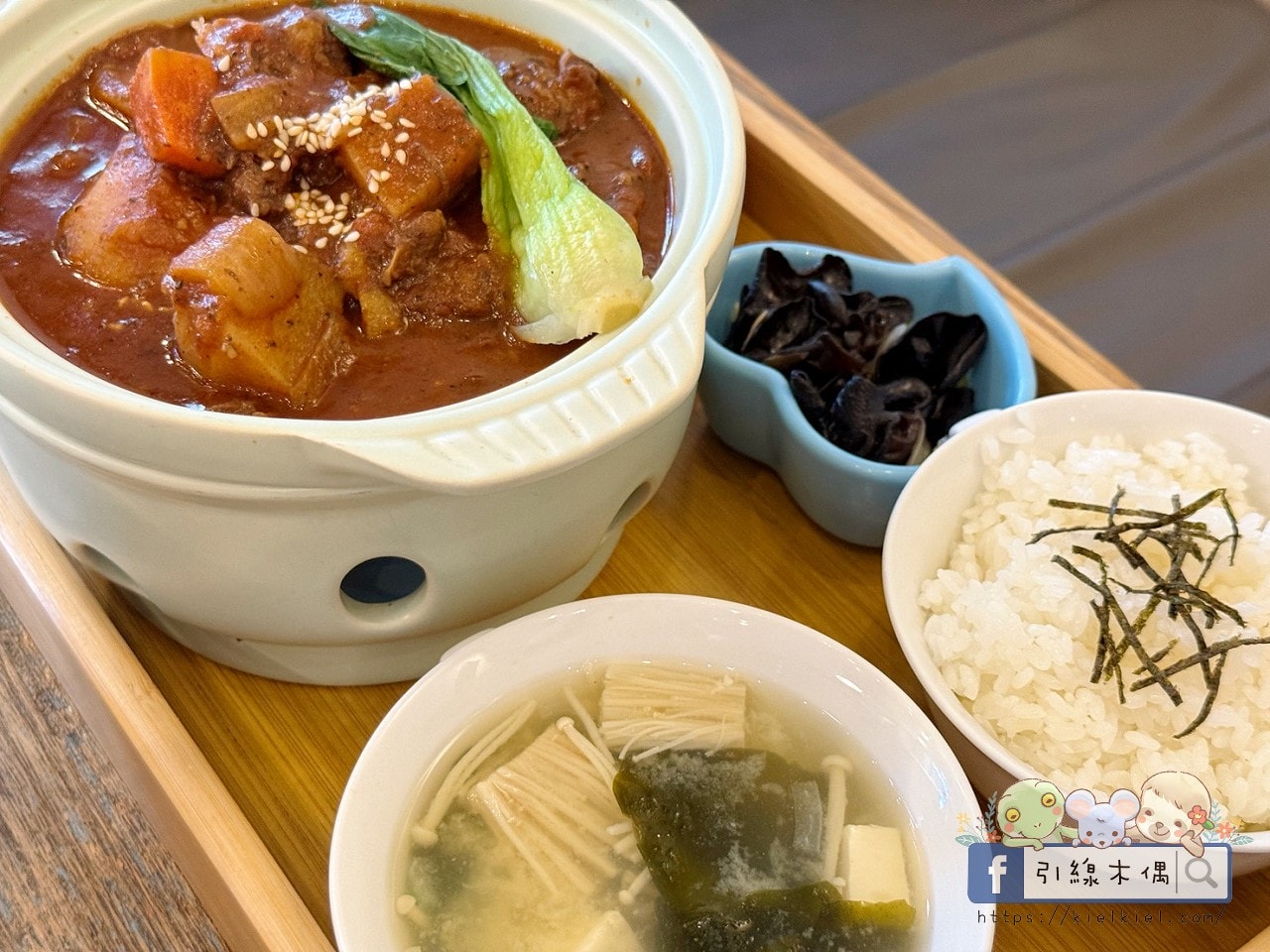 【七星潭必吃】3 種靈魂吃法，《莎莉好食 Sarlee’s》吃下石頭、喝下七星潭的藍！？